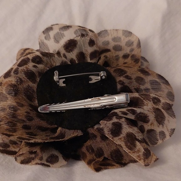 3/$15- Leopard Print Flower Hairclip/ Shirt Pin - Picture 3 of 5